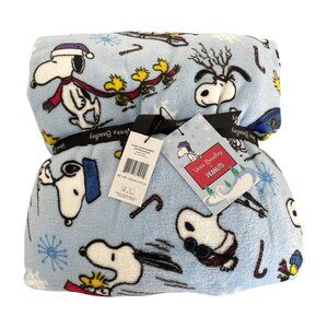 Vera Bradley Peanuts Ski Jump Snoopy Woodstock Plush Throw Blanket